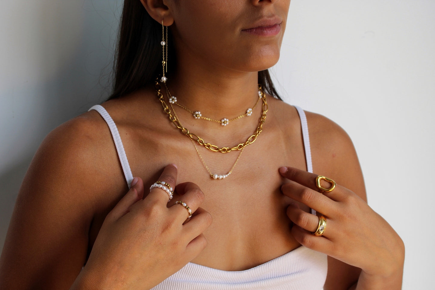COLLIER FLEURS BLANCHES