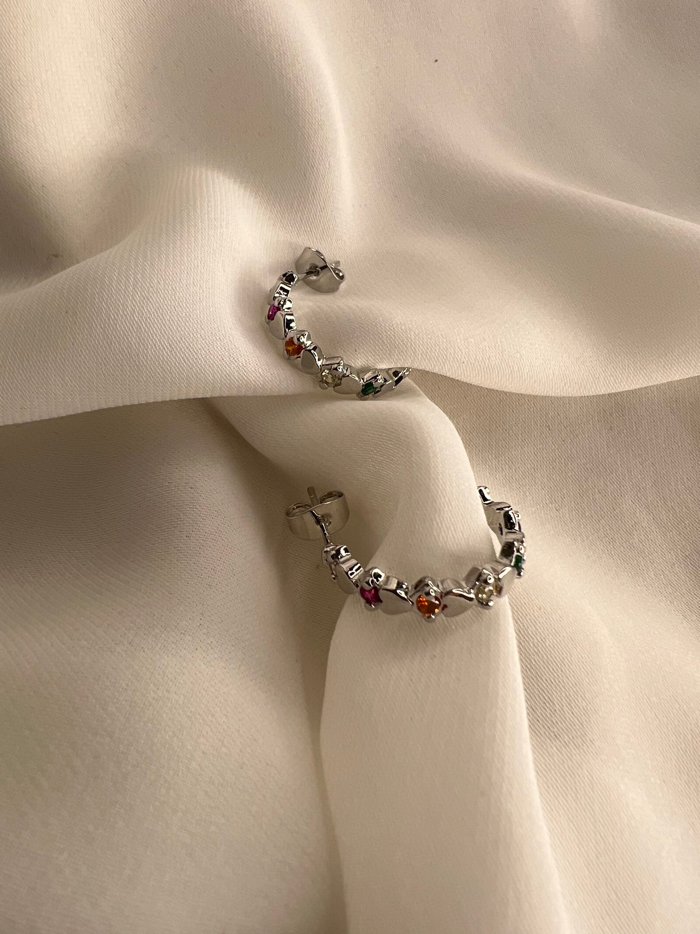 Ring made of 925 silver plated with 14 carat gold. Water resistant and comes with a one-year warranty big hoop earrings