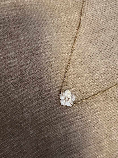 White Flower necklace