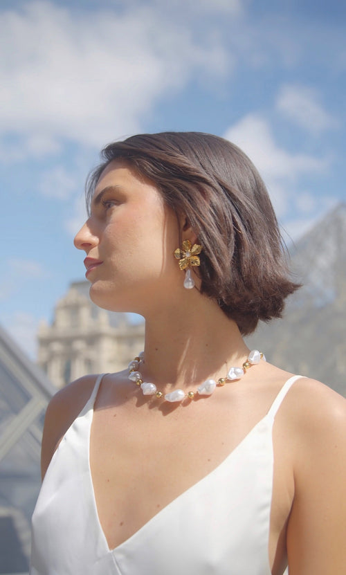 BOLD NECKLACES
